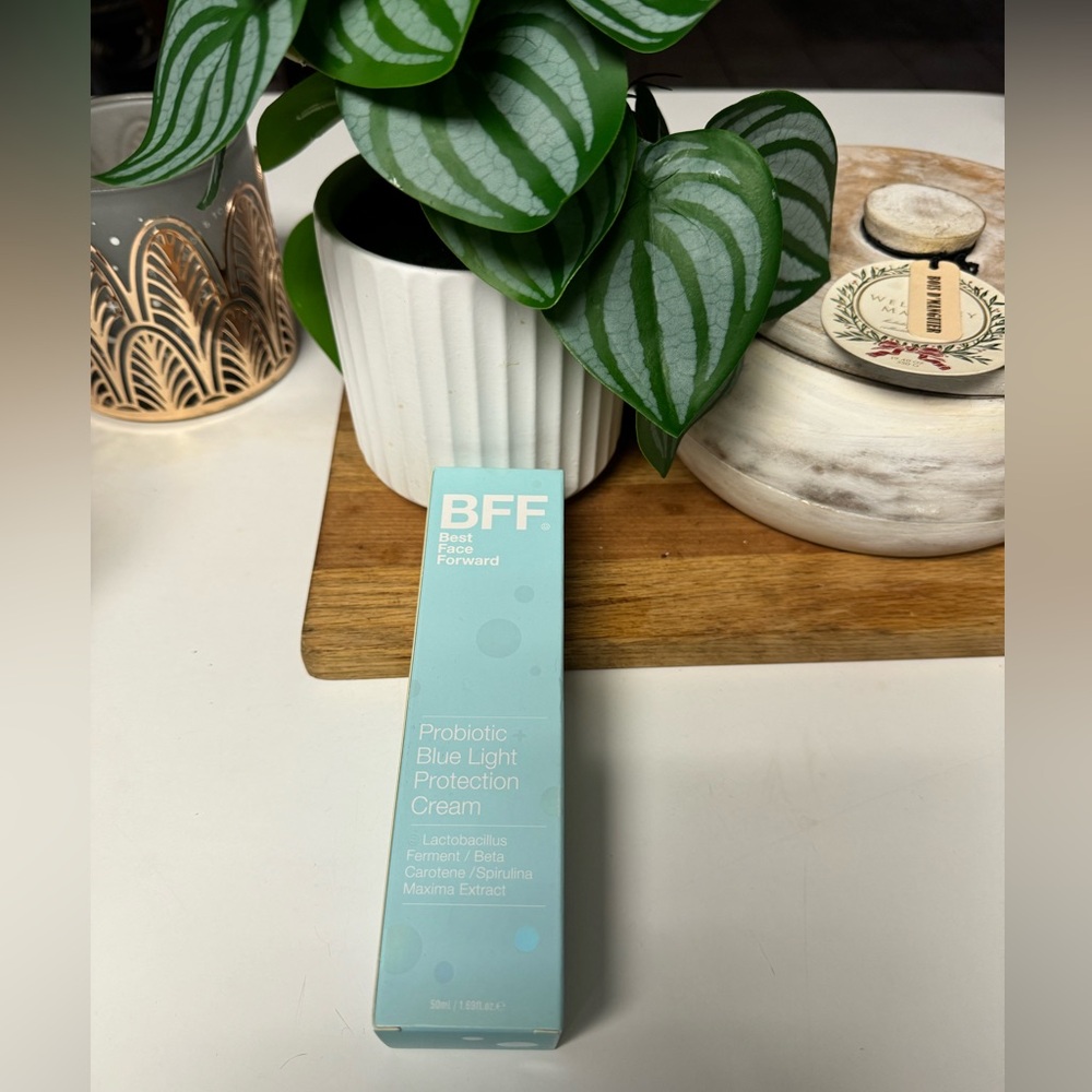 BFF Best Face Forward-Probiotic Blue Light Protection Cream. NIB